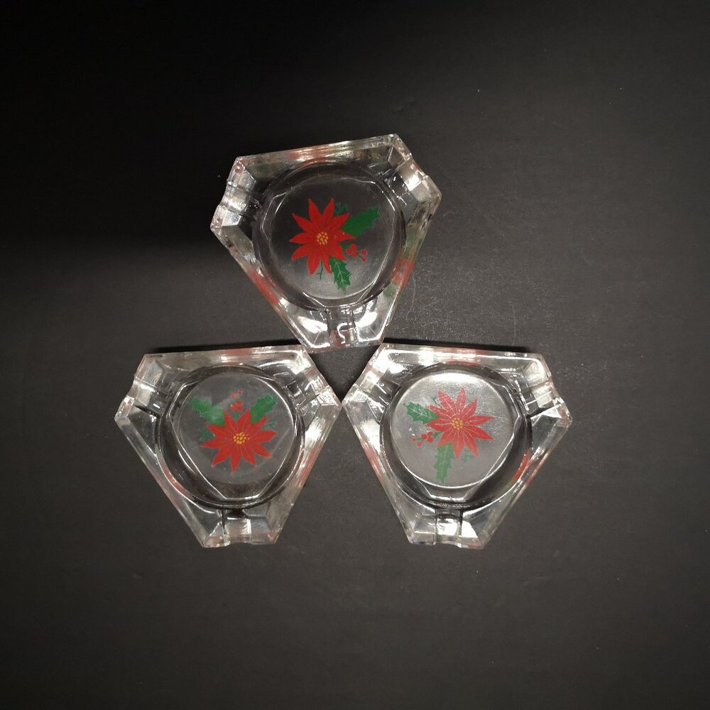 Vintage 1960 Set of 3 Poinsettia Small Glass Ashtrays Unbranded